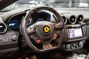 Ferrari FF — photo 8