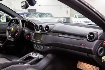 Ferrari FF — photo 11