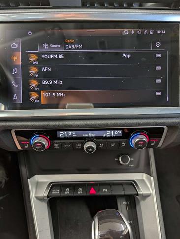 Audi Q3 35 TDI — photo 12