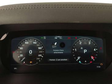 Land Rover Defender 90 D200 MHEV — photo 17
