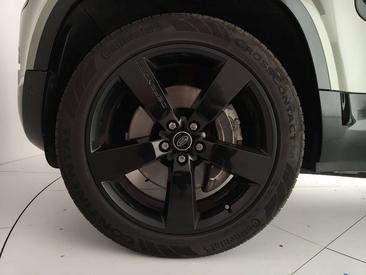 Land Rover Defender 90 D200 MHEV — photo 23