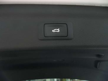 Audi Q3 35 TDI — photo 11