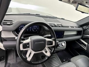 Land Rover Defender 90 D200 MHEV — photo 4