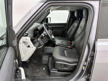Land Rover Defender 90 D200 MHEV — photo 7