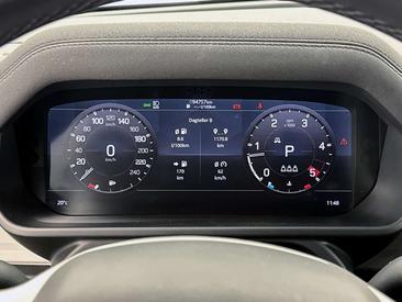 Land Rover Defender 90 D200 MHEV — photo 13
