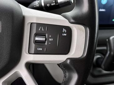 Land Rover Defender 90 D200 MHEV — photo 14