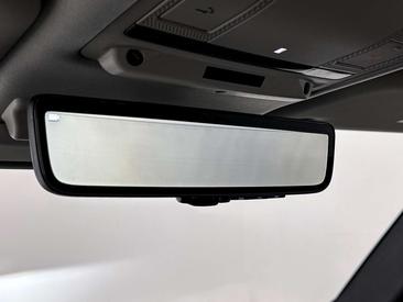 Land Rover Defender 90 D200 MHEV — photo 17