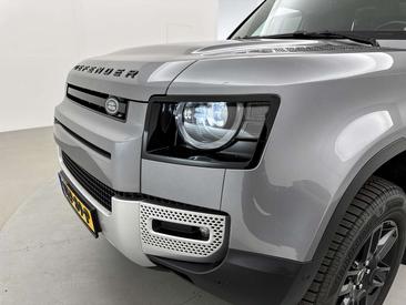 Land Rover Defender 90 D200 MHEV — photo 19