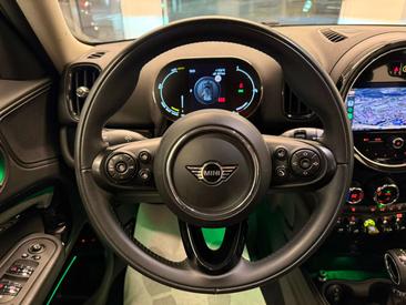 Mini Countryman Cooper SE ALL4 — photo 7