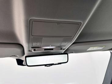 Land Rover Defender 90 D200 MHEV — photo 24