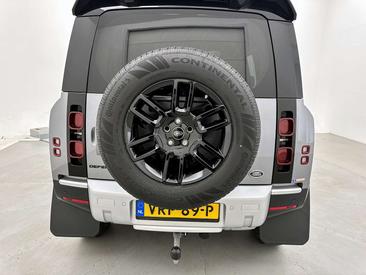 Land Rover Defender 90 D200 MHEV — photo 37
