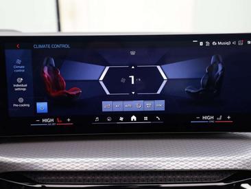 BMW M4 Competition XDrive — photo 14