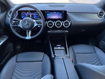 Mercedes EQA 350 — photo 12