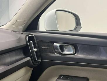 Volvo XC40 Berline T4 Recharge — photo 11