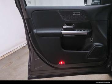 Mercedes EQA 250 — photo 9