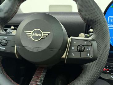 Mini 3 Portes Berline Cooper C — photo 20