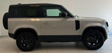 Land Rover Defender 90 D200 MHEV — photo 4