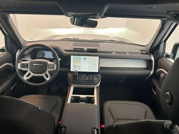 Land Rover Defender 90 D200 MHEV — photo 7