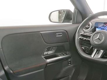 Mercedes EQA 300 4MATIC — photo 7