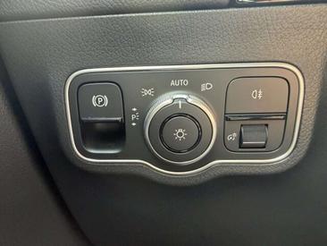Mercedes GLA 200 — photo 13
