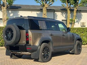 Land Rover Defender 110 D250 MHEV — photo 5