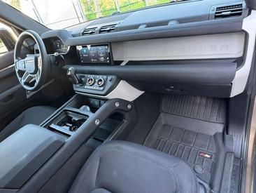 Land Rover Defender 110 D250 MHEV — photo 7