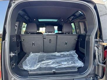 Land Rover Defender 110 D250 MHEV — photo 9