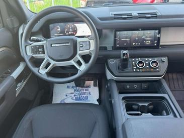 Land Rover Defender 110 D250 MHEV — photo 10