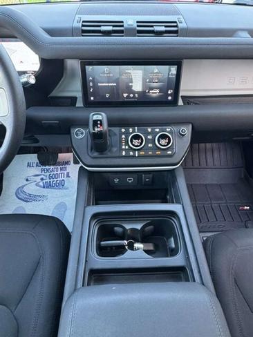 Land Rover Defender 110 D250 MHEV — photo 12