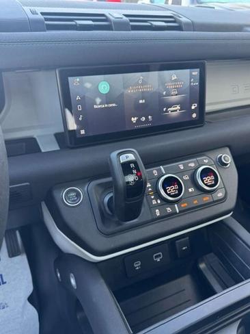 Land Rover Defender 110 D250 MHEV — photo 14