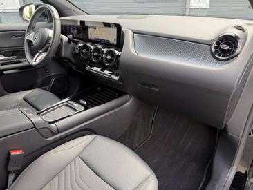 Mercedes GLA 200 — photo 21