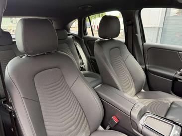 Mercedes GLA 200 — photo 22
