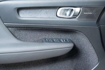 Volvo EX40 Single Motor Extended Range — photo 16