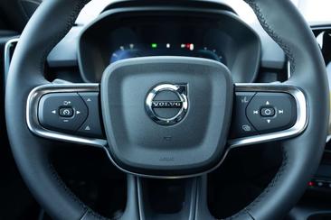Volvo EX40 Single Motor Extended Range — photo 17