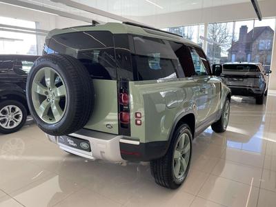 Land Rover Defender 130 Outbound