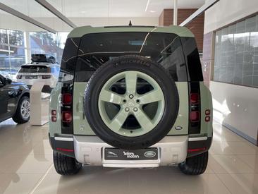 Land Rover Defender 130 Outbound — photo 13