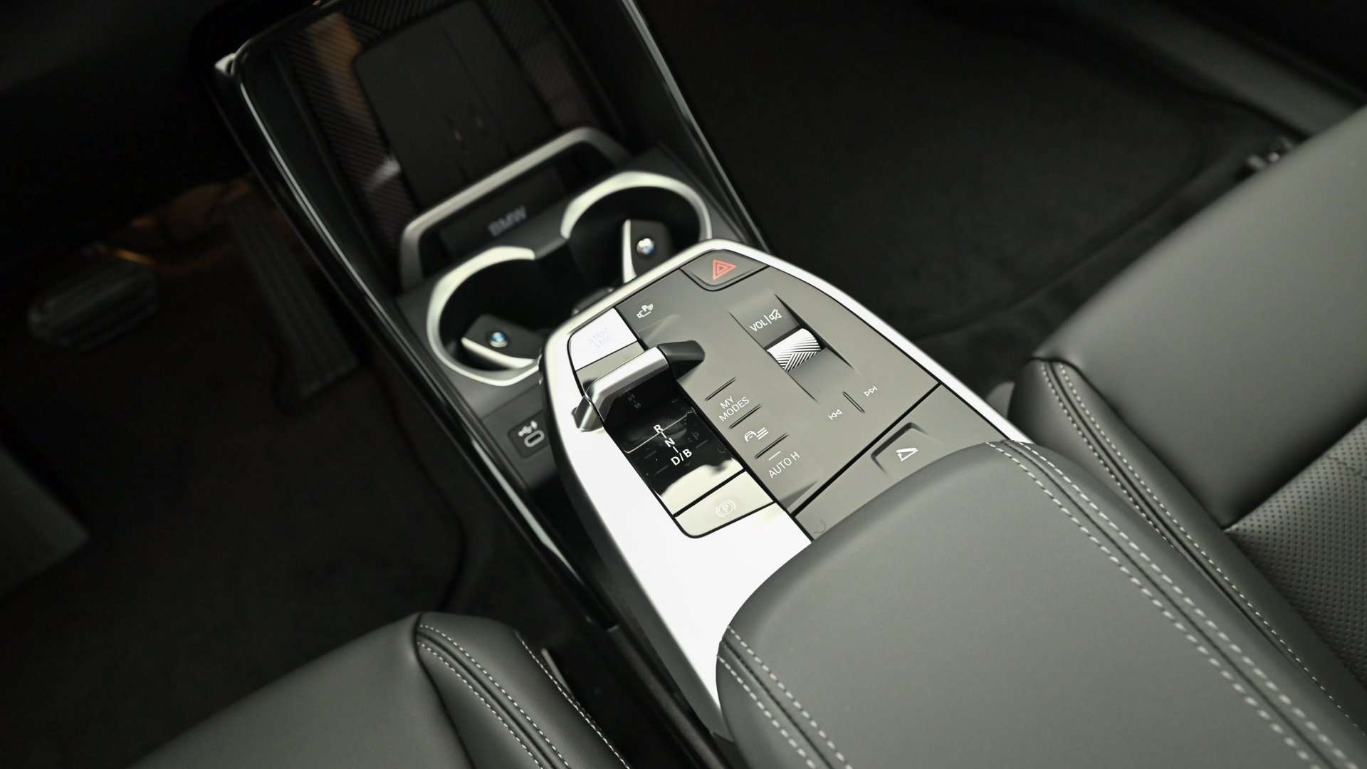 BMW IX1 EDrive20 - 2024 - Joinsteer - #4
