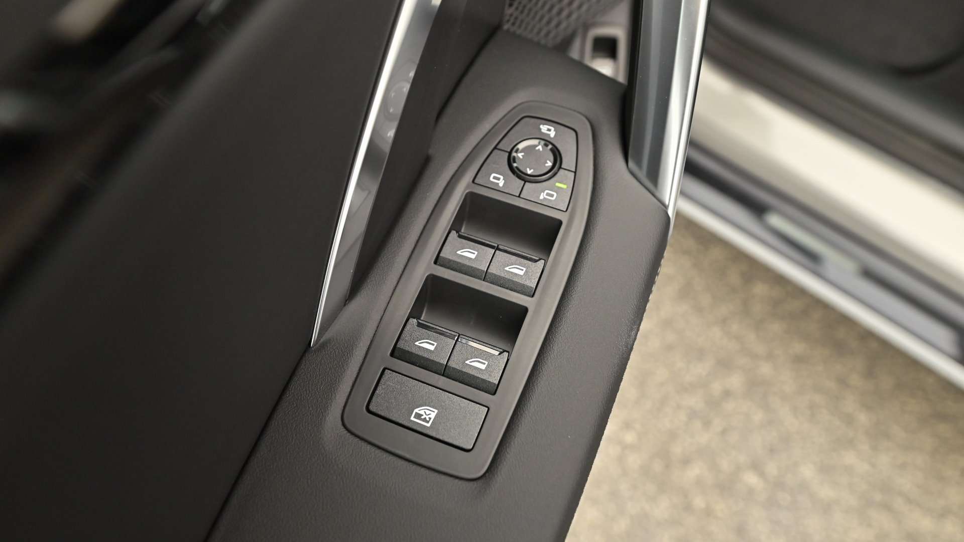 BMW IX1 EDrive20 - 2024 - Joinsteer - #5