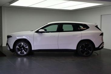 BMW iX3 50 XDrive — photo 2