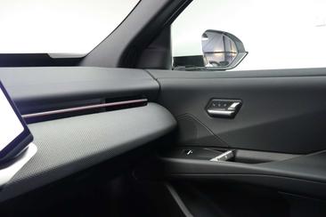 BMW iX3 50 XDrive — photo 19