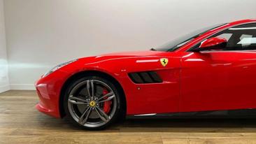 Ferrari GTC4Lusso — photo 4