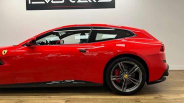 Ferrari GTC4Lusso — photo 5