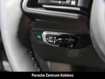 Porsche Macan Electric — photo 14
