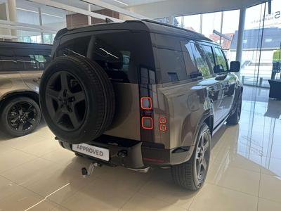 Land Rover Defender 130 D300 MHEV