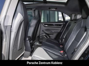 Porsche Macan Electric — photo 20