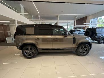 Land Rover Defender 130 D300 MHEV — photo 5