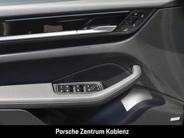 Porsche Macan Electric — photo 24