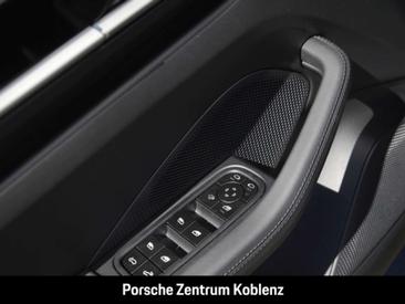 Porsche Macan Electric — photo 25