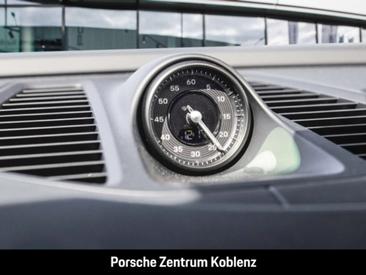 Porsche Macan Electric — photo 26