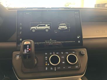 Land Rover Defender 130 D300 MHEV — photo 17